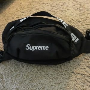 Supreme ss 18 beltbag
